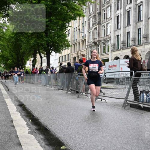 14.06.2026 - REWE Women's Run J. Mangold http://msf.ph/oto/9772439 14.06.2026 10:01:02 Ziel 10121, 10221, 10792, 10933, 11375 meine-sportfotos.de