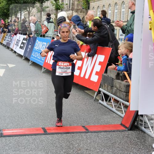 14.06.2026 - REWE Women's Run Strokosch-Dieckow http://msf.ph/oto/9772453 14.06.2026 09:54:44 Ziel 10099, 10392, 10806, 10986, 11179, 11368, 11499 meine-sportfotos.de