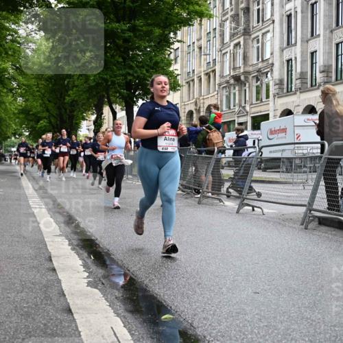 14.06.2026 - REWE Women's Run J. Mangold http://msf.ph/oto/9772455 14.06.2026 10:01:09 Ziel 10077, 10369, 10824, 10828, 10902, 10915, 11018, 11196, 11319 meine-sportfotos.de