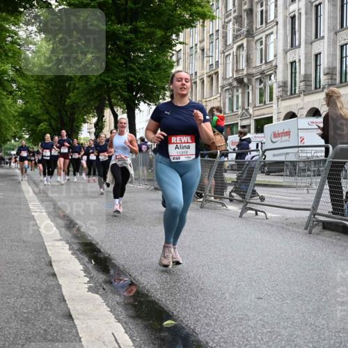 14.06.2026 - REWE Women's Run J. Mangold http://msf.ph/oto/9772457 14.06.2026 10:01:09 Ziel 10077, 10369, 10824, 10828, 10902, 10915, 11018, 11196, 11319 meine-sportfotos.de
