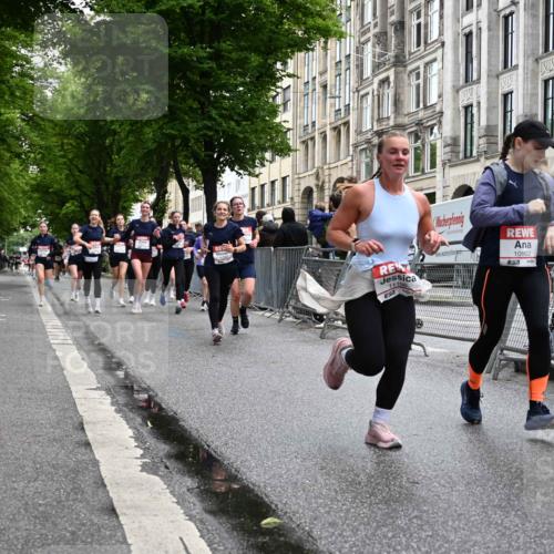 14.06.2026 - REWE Women's Run J. Mangold http://msf.ph/oto/9772475 14.06.2026 10:01:11 Ziel 10077, 10307, 10369, 10482, 10812, 10824, 10828, 10902, 10915, 10966, 11018, 11044, 11045, 11196, 11206, 11319 meine-sportfotos.de