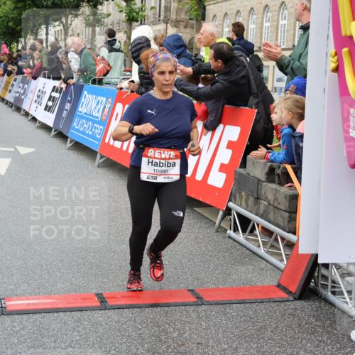 14.06.2026 - REWE Women's Run Strokosch-Dieckow http://msf.ph/oto/9772494 14.06.2026 09:54:44 Ziel 10099, 10392, 10806, 10986, 11179, 11368, 11499 meine-sportfotos.de