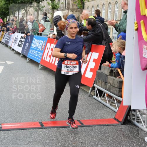 14.06.2026 - REWE Women's Run Strokosch-Dieckow http://msf.ph/oto/9772513 14.06.2026 09:54:44 Ziel 10099, 10392, 10806, 10986, 11179, 11368, 11499 meine-sportfotos.de