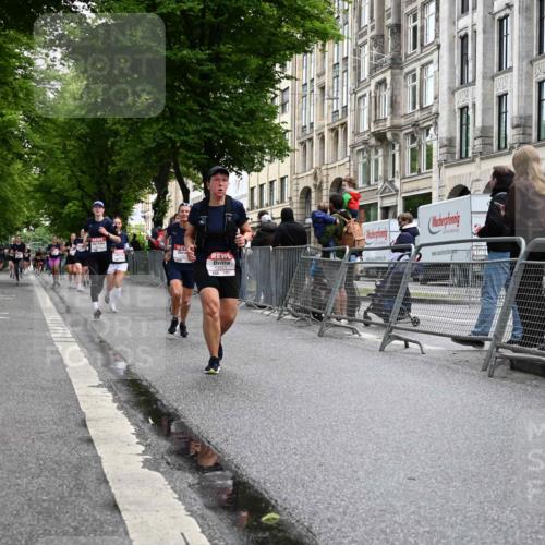 14.06.2026 - REWE Women's Run J. Mangold http://msf.ph/oto/9772554 14.06.2026 10:01:23 Ziel 10165, 10320, 10453, 10831, 11013, 11075, 11078 meine-sportfotos.de