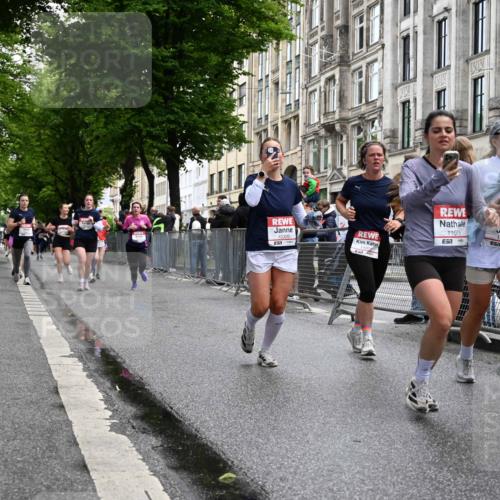14.06.2026 - REWE Women's Run J. Mangold http://msf.ph/oto/9772587 14.06.2026 10:01:28 Ziel 10165, 10320, 10453, 10495, 10521, 10831, 11013, 11038, 11039, 11075, 11078, 11225, 11285 meine-sportfotos.de