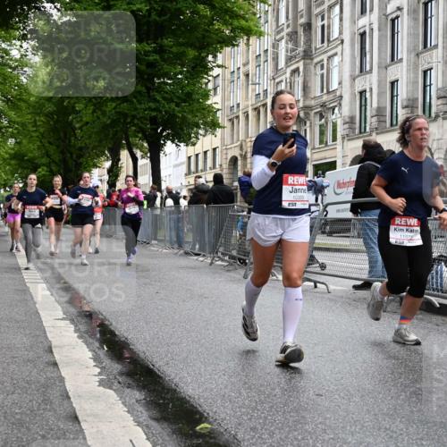 14.06.2026 - REWE Women's Run J. Mangold http://msf.ph/oto/9772590 14.06.2026 10:01:28 Ziel 10165, 10320, 10453, 10495, 10521, 10831, 11013, 11038, 11039, 11075, 11078, 11225, 11285 meine-sportfotos.de