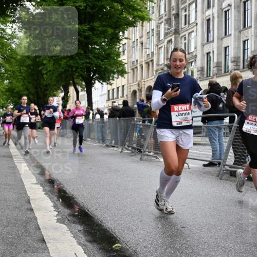 14.06.2026 - REWE Women's Run J. Mangold http://msf.ph/oto/9772594 14.06.2026 10:01:28 Ziel 10165, 10320, 10453, 10495, 10521, 10831, 11013, 11038, 11039, 11075, 11078, 11225, 11285 meine-sportfotos.de