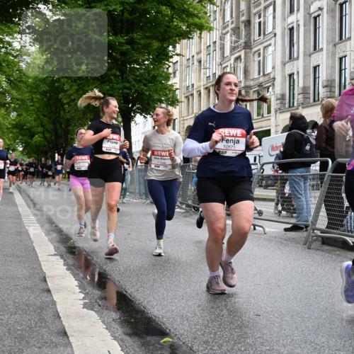 14.06.2026 - REWE Women's Run J. Mangold http://msf.ph/oto/9772622 14.06.2026 10:01:32 Ziel 10320, 10431, 10495, 10521, 10817, 10831, 11038, 11039, 11041, 11075, 11078, 11139, 11225, 11285 meine-sportfotos.de