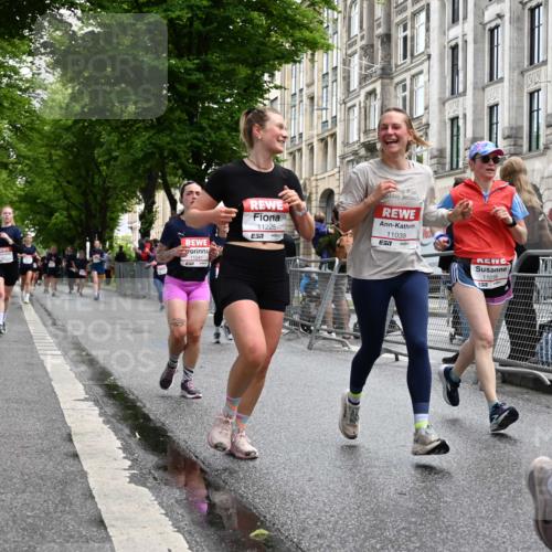 14.06.2026 - REWE Women's Run J. Mangold http://msf.ph/oto/9772632 14.06.2026 10:01:33 Ziel 10320, 10431, 10495, 10521, 10817, 11038, 11039, 11041, 11078, 11139, 11225, 11285 meine-sportfotos.de