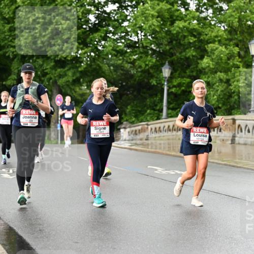 14.06.2026 - REWE Women's Run Dr. Thomas Lammeyer http://msf.ph/oto/9772658 14.06.2026 09:51:08 Laufen 11339, 10361, 57, 10124 meine-sportfotos.de