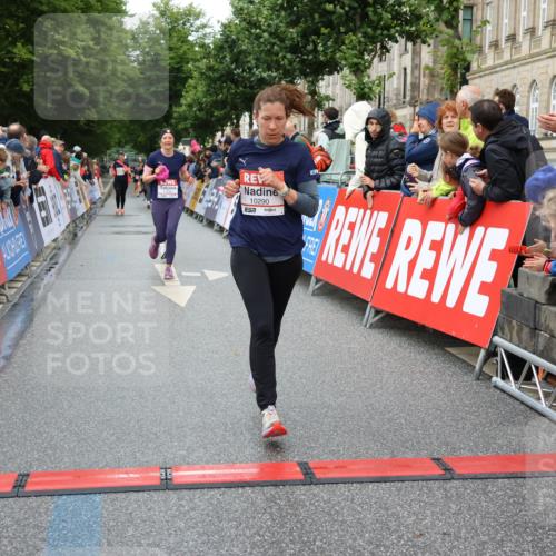 14.06.2026 - REWE Women's Run Strokosch-Dieckow http://msf.ph/oto/9772680 14.06.2026 09:54:53 Ziel 10066, 10290, 11167, 11179, 11407, 11438 meine-sportfotos.de