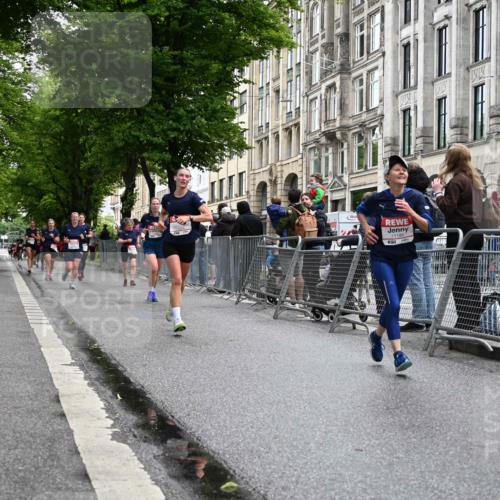 14.06.2026 - REWE Women's Run J. Mangold http://msf.ph/oto/9772681 14.06.2026 10:01:39 Ziel 10431, 10817, 10860, 11041, 11139, 11162, 11180, 11506 meine-sportfotos.de