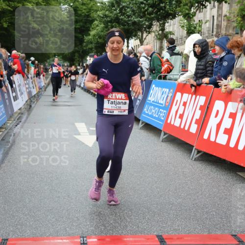 14.06.2026 - REWE Women's Run Strokosch-Dieckow http://msf.ph/oto/9772698 14.06.2026 09:54:55 Ziel 10066, 10290, 11167, 11179, 11407, 11438 meine-sportfotos.de