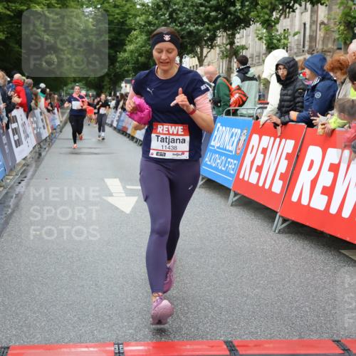 14.06.2026 - REWE Women's Run Strokosch-Dieckow http://msf.ph/oto/9772713 14.06.2026 09:54:55 Ziel 10066, 10290, 11167, 11179, 11407, 11438 meine-sportfotos.de