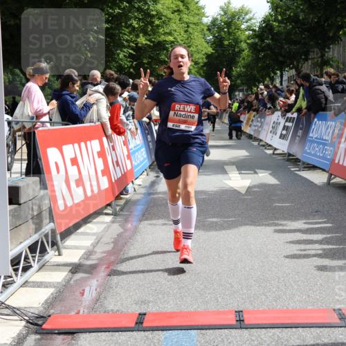 14.06.2026 - REWE Women's Run Strokosch-Dieckow http://msf.ph/oto/9772724 14.06.2026 10:55:32 Ziel 5308, 5702 meine-sportfotos.de