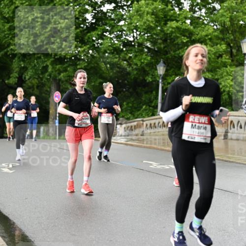 14.06.2026 - REWE Women's Run Dr. Thomas Lammeyer http://msf.ph/oto/9772725 14.06.2026 09:51:13 Laufen 11219, 11498, 857, 10917 meine-sportfotos.de