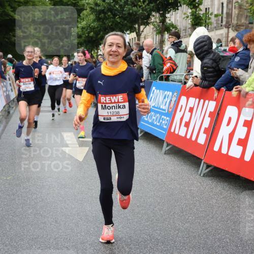 14.06.2026 - REWE Women's Run Strokosch-Dieckow http://msf.ph/oto/9772961 14.06.2026 09:55:07 Ziel 10154, 10343, 10352, 10526, 11056, 11238, 11266, 11270, 11273, 11335 meine-sportfotos.de