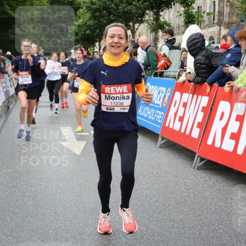 14.06.2026 - REWE Women's Run Strokosch-Dieckow http://msf.ph/oto/9772975 14.06.2026 09:55:07 Ziel 10154, 10343, 10352, 10526, 11056, 11238, 11266, 11270, 11273, 11335 meine-sportfotos.de
