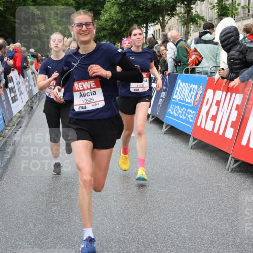 14.06.2026 - REWE Women's Run Strokosch-Dieckow http://msf.ph/oto/9773023 14.06.2026 09:55:09 Ziel 10154, 10343, 10352, 10526, 11056, 11238, 11266, 11270, 11273, 11335 meine-sportfotos.de