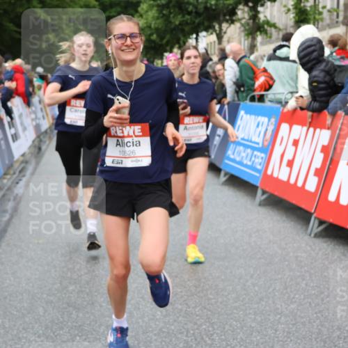 14.06.2026 - REWE Women's Run Strokosch-Dieckow http://msf.ph/oto/9773046 14.06.2026 09:55:09 Ziel 10154, 10343, 10352, 10526, 11056, 11238, 11266, 11270, 11273, 11335 meine-sportfotos.de