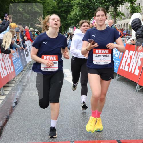 14.06.2026 - REWE Women's Run Strokosch-Dieckow http://msf.ph/oto/9773077 14.06.2026 09:55:10 Ziel 10154, 10343, 10352, 10526, 11056, 11238, 11270, 11335 meine-sportfotos.de