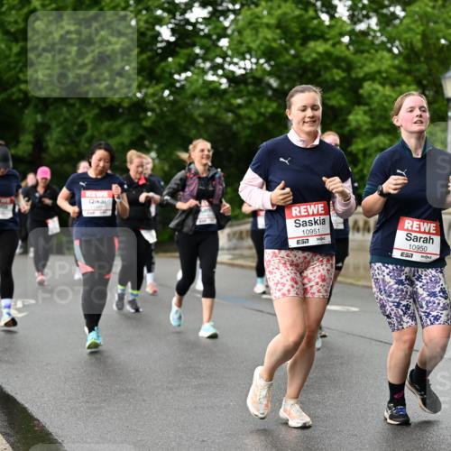 14.06.2026 - REWE Women's Run Dr. Thomas Lammeyer http://msf.ph/oto/9773097 14.06.2026 09:51:54 Laufen 10951, 57, 10950, 7, 11527, 57 meine-sportfotos.de
