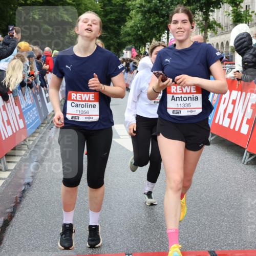 14.06.2026 - REWE Women's Run Strokosch-Dieckow http://msf.ph/oto/9773099 14.06.2026 09:55:10 Ziel 10154, 10343, 10352, 10526, 11056, 11238, 11270, 11335 meine-sportfotos.de