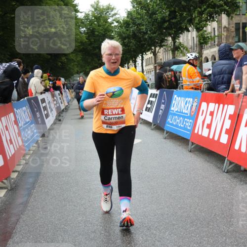 14.06.2026 - REWE Women's Run Strokosch-Dieckow http://msf.ph/oto/9773136 14.06.2026 11:09:20 Ziel 5037, 5099, 5544, 5600, 5732, 5825, 5841, 5925 meine-sportfotos.de