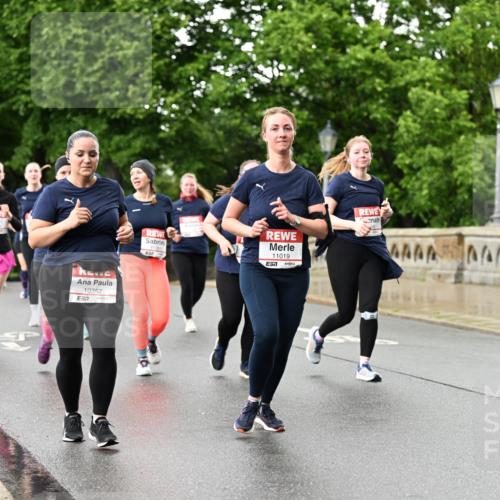 14.06.2026 - REWE Women's Run Dr. Thomas Lammeyer http://msf.ph/oto/9773166 14.06.2026 09:52:03 Laufen 10357, 11019, 4444, 4444 meine-sportfotos.de