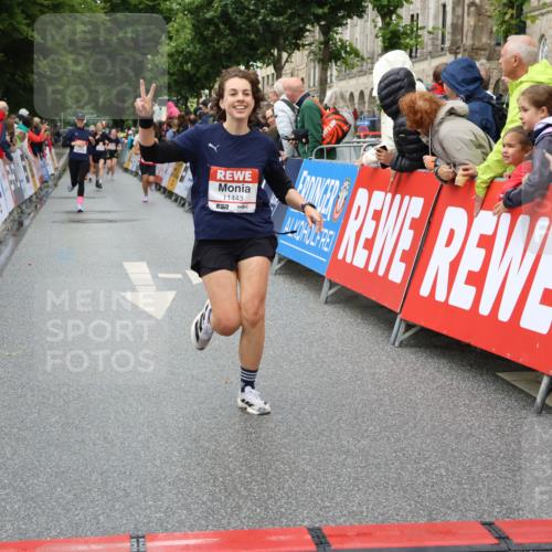 14.06.2026 - REWE Women's Run Strokosch-Dieckow http://msf.ph/oto/9773228 14.06.2026 09:55:23 Ziel 10997, 11443 meine-sportfotos.de