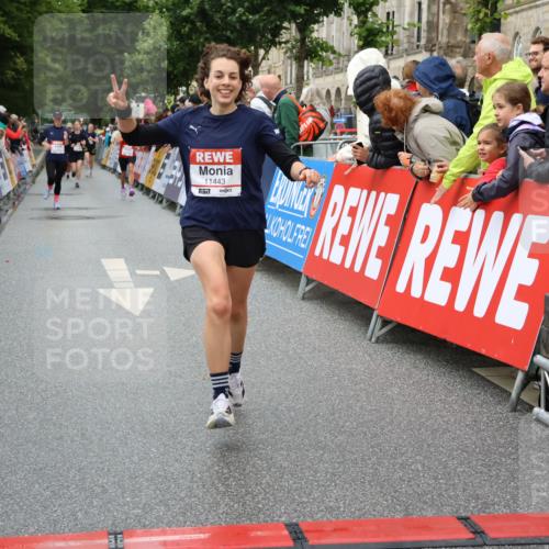 14.06.2026 - REWE Women's Run Strokosch-Dieckow http://msf.ph/oto/9773257 14.06.2026 09:55:23 Ziel 10997, 11443 meine-sportfotos.de