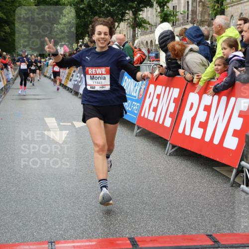 14.06.2026 - REWE Women's Run Strokosch-Dieckow http://msf.ph/oto/9773270 14.06.2026 09:55:23 Ziel 10997, 11443 meine-sportfotos.de