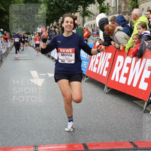 14.06.2026 - REWE Women's Run Strokosch-Dieckow http://msf.ph/oto/9773291 14.06.2026 09:55:23 Ziel 10997, 11443 meine-sportfotos.de