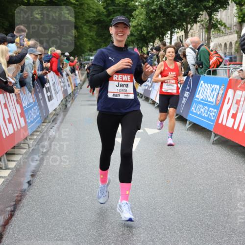 14.06.2026 - REWE Women's Run Strokosch-Dieckow http://msf.ph/oto/9773337 14.06.2026 09:55:28 Ziel 10150, 10598, 10997, 11300, 11443 meine-sportfotos.de