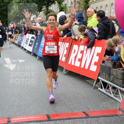 14.06.2026 - REWE Women's Run Strokosch-Dieckow http://msf.ph/oto/9773372 14.06.2026 09:55:30 Ziel 10150, 10598, 11300, 11443 meine-sportfotos.de