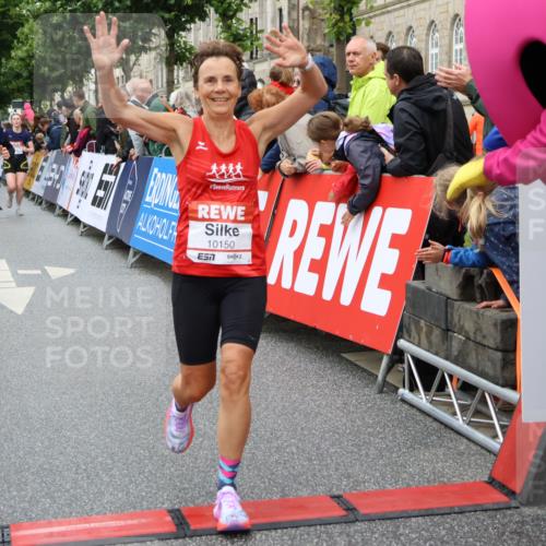 14.06.2026 - REWE Women's Run Strokosch-Dieckow http://msf.ph/oto/9773438 14.06.2026 09:55:31 Ziel 10150, 10231, 10598, 11300, 11443 meine-sportfotos.de