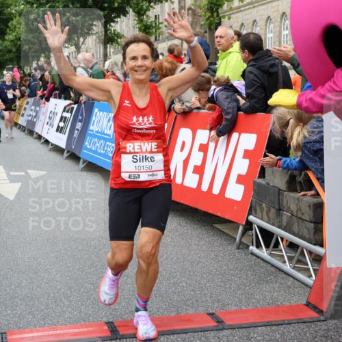 14.06.2026 - REWE Women's Run Strokosch-Dieckow http://msf.ph/oto/9773450 14.06.2026 09:55:31 Ziel 10150, 10231, 10598, 11300, 11443 meine-sportfotos.de