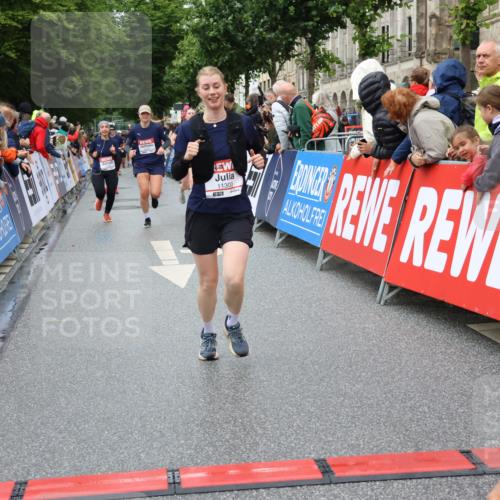 14.06.2026 - REWE Women's Run Strokosch-Dieckow http://msf.ph/oto/9773491 14.06.2026 09:55:32 Ziel 10150, 10231, 10598, 10810, 11089, 11300 meine-sportfotos.de