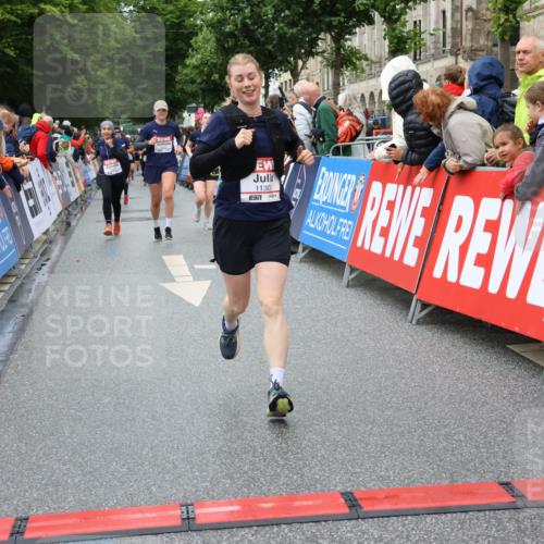 14.06.2026 - REWE Women's Run Strokosch-Dieckow http://msf.ph/oto/9773516 14.06.2026 09:55:32 Ziel 10150, 10231, 10598, 10810, 11089, 11300 meine-sportfotos.de