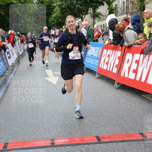 14.06.2026 - REWE Women's Run Strokosch-Dieckow http://msf.ph/oto/9773529 14.06.2026 09:55:32 Ziel 10150, 10231, 10598, 10810, 11089, 11300 meine-sportfotos.de