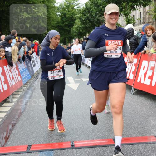 14.06.2026 - REWE Women's Run Strokosch-Dieckow http://msf.ph/oto/9773600 14.06.2026 09:55:36 Ziel 10129, 10150, 10231, 10372, 10496, 10598, 10810, 11089, 11300 meine-sportfotos.de