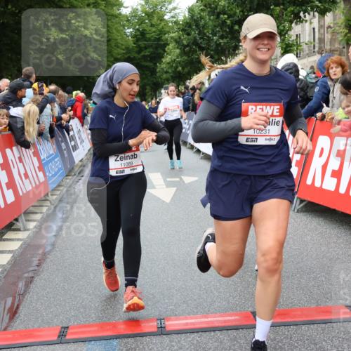 14.06.2026 - REWE Women's Run Strokosch-Dieckow http://msf.ph/oto/9773611 14.06.2026 09:55:36 Ziel 10129, 10150, 10231, 10372, 10496, 10598, 10810, 11089, 11300 meine-sportfotos.de
