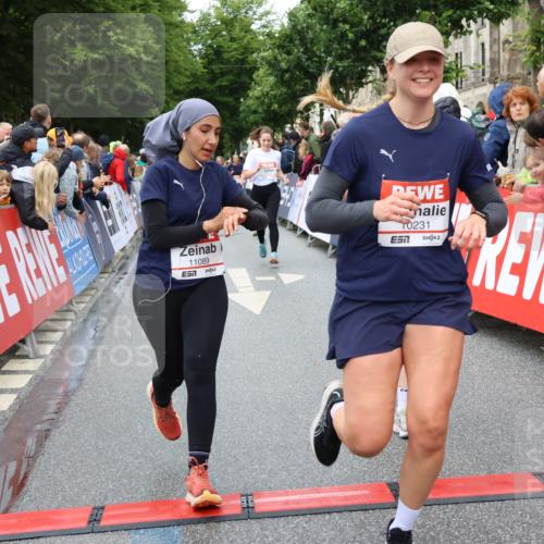 14.06.2026 - REWE Women's Run Strokosch-Dieckow http://msf.ph/oto/9773623 14.06.2026 09:55:36 Ziel 10129, 10150, 10231, 10372, 10496, 10598, 10810, 11089, 11300 meine-sportfotos.de