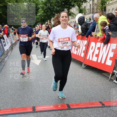 14.06.2026 - REWE Women's Run Strokosch-Dieckow http://msf.ph/oto/9773635 14.06.2026 09:55:39 Ziel 10129, 10231, 10358, 10364, 10372, 10496, 10662, 10699, 10810, 11089, 11300, 11454 meine-sportfotos.de