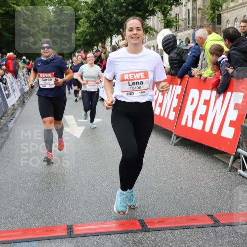 14.06.2026 - REWE Women's Run Strokosch-Dieckow http://msf.ph/oto/9773645 14.06.2026 09:55:39 Ziel 10129, 10231, 10358, 10364, 10372, 10496, 10662, 10699, 10810, 11089, 11300, 11454 meine-sportfotos.de