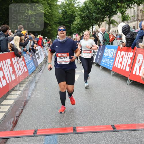14.06.2026 - REWE Women's Run Strokosch-Dieckow http://msf.ph/oto/9773685 14.06.2026 09:55:40 Ziel 10129, 10231, 10358, 10364, 10372, 10496, 10662, 10699, 10810, 11089, 11300, 11454 meine-sportfotos.de