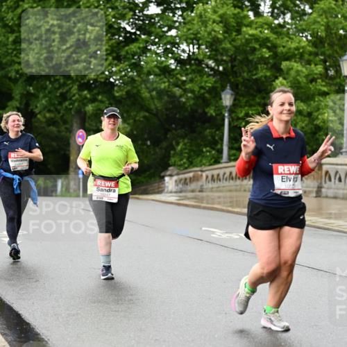 14.06.2026 - REWE Women's Run Dr. Thomas Lammeyer http://msf.ph/oto/9773708 14.06.2026 09:53:10 Laufen 11257, 10247, 1055, 57 meine-sportfotos.de