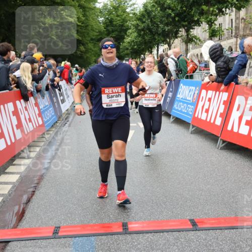14.06.2026 - REWE Women's Run Strokosch-Dieckow http://msf.ph/oto/9773711 14.06.2026 09:55:40 Ziel 10129, 10231, 10358, 10364, 10372, 10496, 10662, 10699, 10810, 11089, 11300, 11454 meine-sportfotos.de