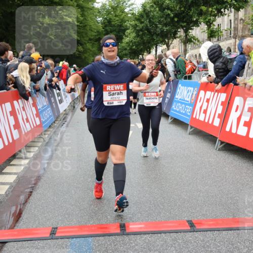 14.06.2026 - REWE Women's Run Strokosch-Dieckow http://msf.ph/oto/9773720 14.06.2026 09:55:40 Ziel 10129, 10231, 10358, 10364, 10372, 10496, 10662, 10699, 10810, 11089, 11300, 11454 meine-sportfotos.de