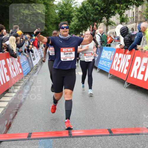14.06.2026 - REWE Women's Run Strokosch-Dieckow http://msf.ph/oto/9773731 14.06.2026 09:55:40 Ziel 10129, 10231, 10358, 10364, 10372, 10496, 10662, 10699, 10810, 11089, 11300, 11454 meine-sportfotos.de